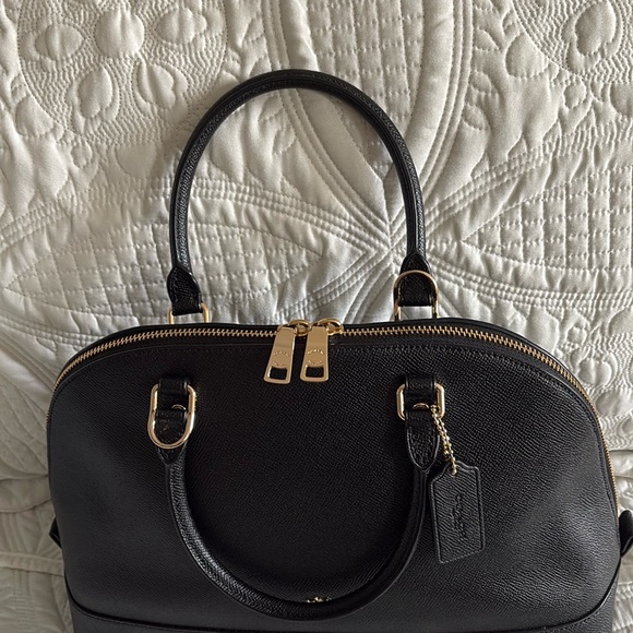 Coach Sierra Satchel Black with Gold Hardware alike New Condition - Picture 3 of 16